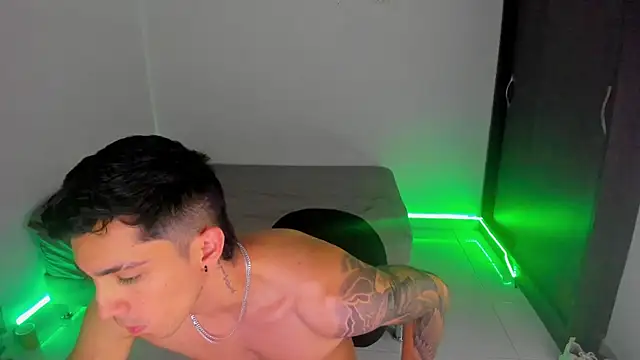 OliverBennet online show from January 23, 11:36 pm