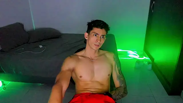 OliverBennet online show from February 19, 4:12 am