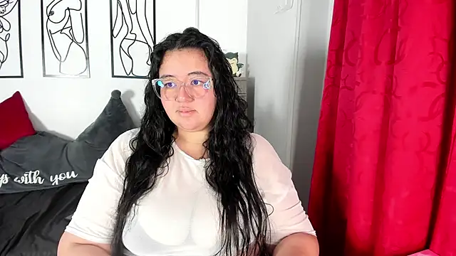 Snapshot of RubyPirsso18 chatting on May 12, 8:39 pm RubyPirsso18 online show from May 12, 8:39 pm
