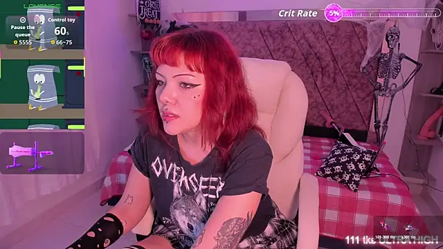 Snapshot of Sarah-Stoner chatting on October 24, 9:00 pm Sarah-Stoner online show from October 24, 9:00 pm