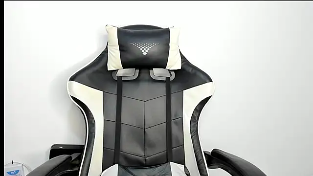 HelueHorny13 online show from February 9, 8:00 am