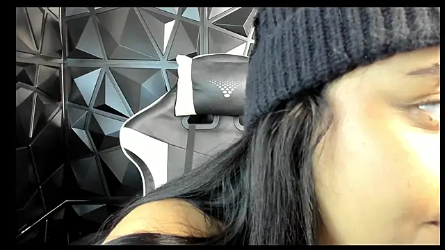 HelueHorny13 online show from March 4, 3:33 am