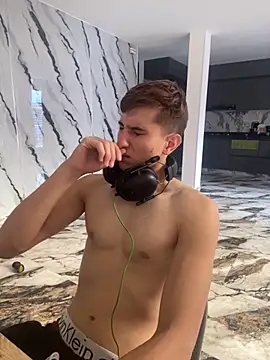 oliver Lz online show from November 2, 7:49 pm