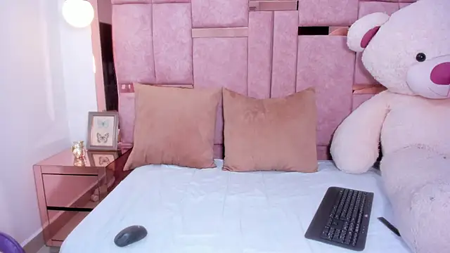 kaylin jann online show from October 31, 6:20 pm