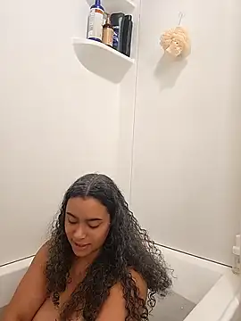 cinnaminnie online show from April 13, 2:55 pm