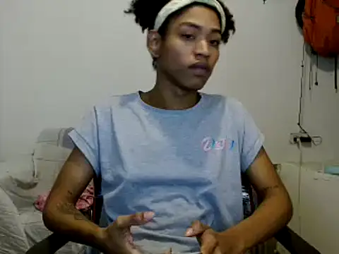 Snapshot of miriam775 chatting on October 2, 5:20 pm miriam775 online show from October 2, 5:20 pm