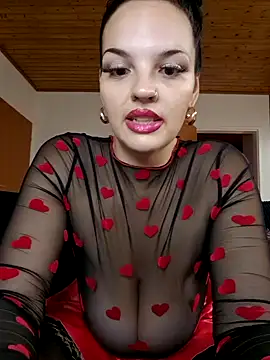 Snapshot of Jujuicy_97 chatting on December 5, 4:42 am Jujuicy 97 online show from December 5, 4:42 am