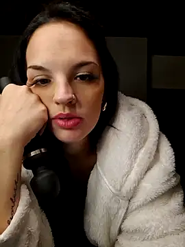 Snapshot of Jujuicy_97 chatting on December 29, 8:33 am Jujuicy 97 online show from December 29, 8:33 am