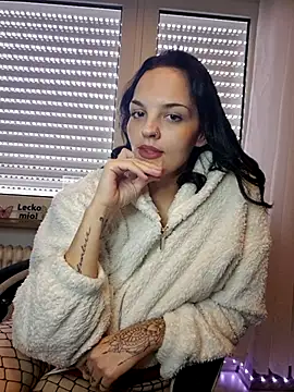Snapshot of Jujuicy_97 chatting on February 26, 11:30 am Jujuicy 97 online show from February 26, 11:30 am