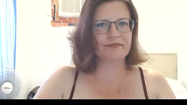 CrimsonMistress online show from March 23, 10:47 pm