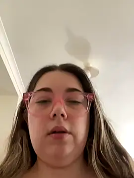 brooklynivy online show from October 14, 4:57 am