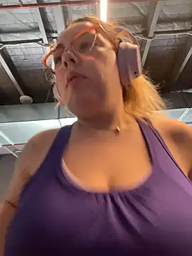 brooklynivy online show from October 29, 3:42 am