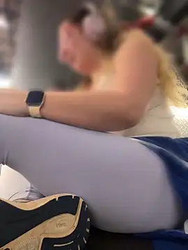 brooklynivy online show from April 21, 12:22 pm