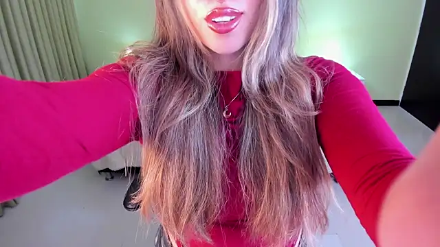 Snapshot of _Charlotte_evans_1 chatting on July 13, 8:22 pm Charlotte evans 1 online show from July 13, 8:22 pm