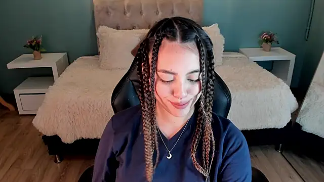 Snapshot of _Charlotte_evans_1 chatting on July 22, 6:32 pm Charlotte evans 1 online show from July 22, 6:32 pm