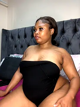 Anaelle24 online show from November 19, 7:30 am