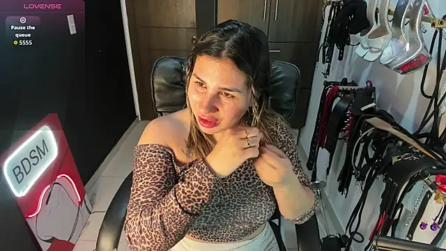 Snapshot of violet_bdsmx chatting on September 13, 9:36 pm violet bdsmx online show from September 13, 9:36 pm
