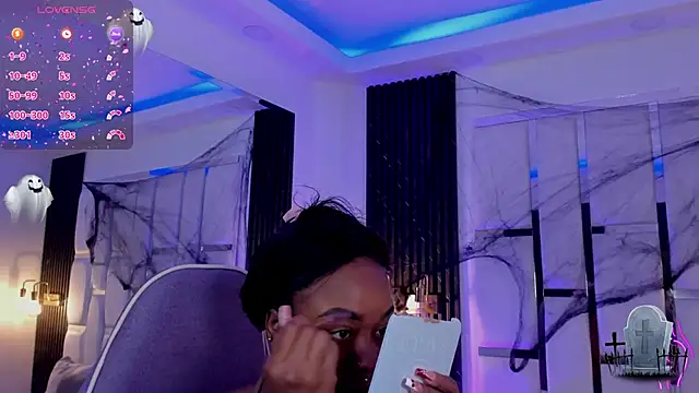 mia schwarz online show from November 3, 4:58 am