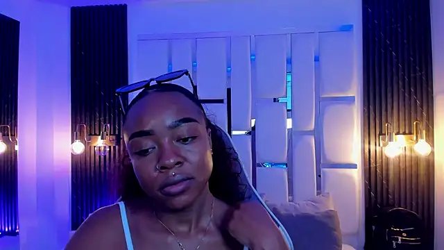 mia schwarz online show from November 6, 9:48 pm