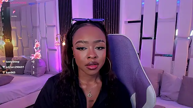 mia schwarz online show from November 8, 3:23 pm