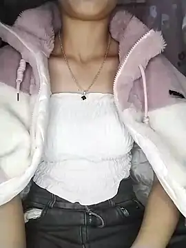 Snapshot of lytamye chatting on March 7, 9:07 am lytamye online show from March 7, 9:07 am