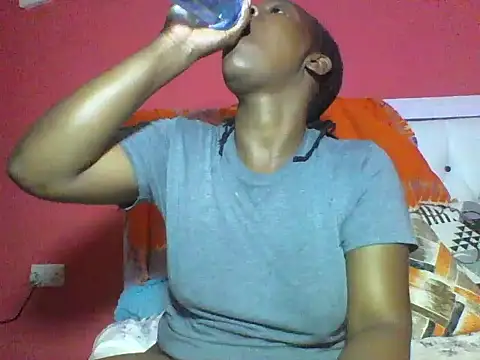 Snapshot of Sweet-piie chatting on October 10, 12:48 pm Sweet-piie online show from October 10, 12:48 pm