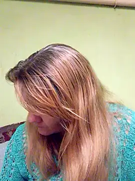 Snapshot of SannyMILF chatting on December 5, 3:17 pm SannyMILF online show from December 5, 3:17 pm