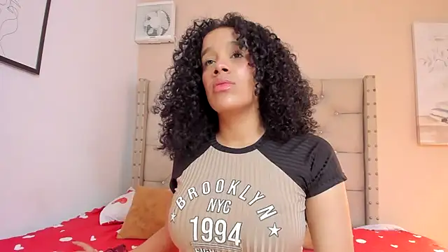 vanesasexyhot21 online show from April 7, 2:23 am