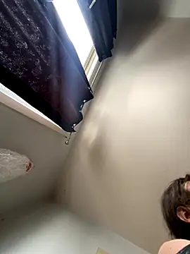 kikiwonderbar online show from December 4, 3:10 pm