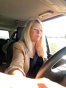 Snapshot of EmyLana chatting on October 11, 3:21 pm EmyLana online show from October 11, 3:21 pm