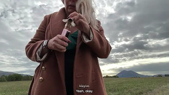 Snapshot of EmyLana chatting on October 25, 8:22 am EmyLana online show from October 25, 8:22 am