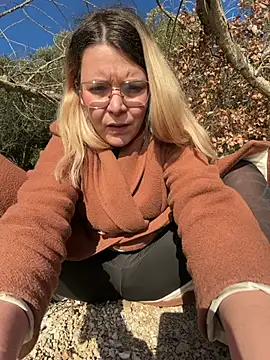 EmyLana online show from March 13, 7:15 am