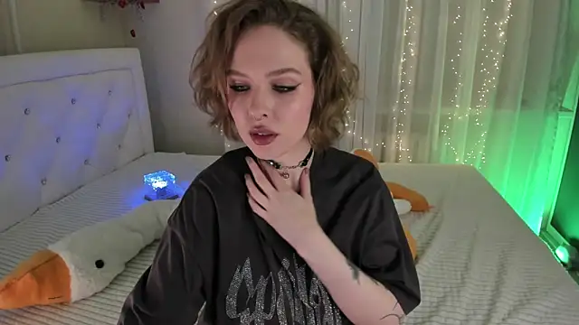 Snapshot of Natural_pussy chatting on February 16, 3:59 pm Natural pussy online show from February 16, 3:59 pm