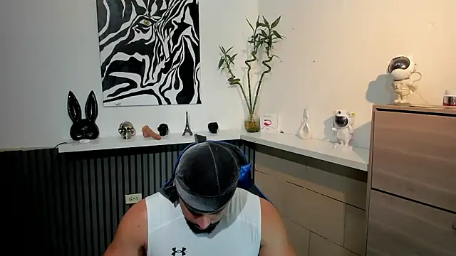 Snapshot of Daemon21 chatting on December 14, 9:52 pm Daemon21 online show from December 14, 9:52 pm