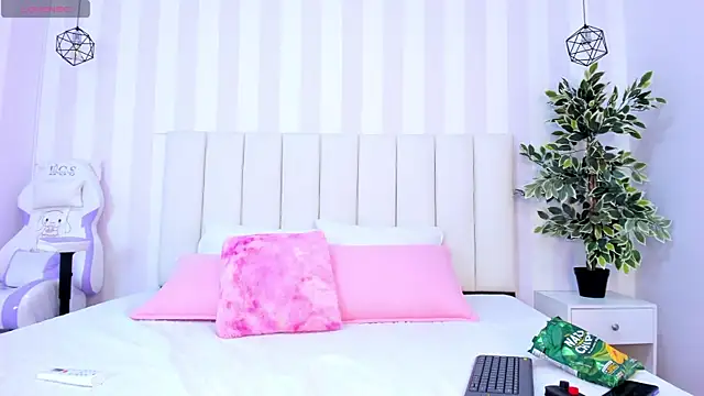 Snapshot of Agata_clark chatting on December 15, 7:10 pm Agata clark online show from December 15, 7:10 pm