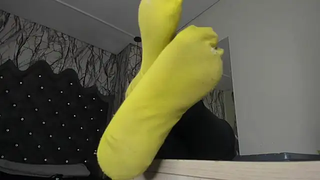 larissa01  online show from January 7, 2:42 am