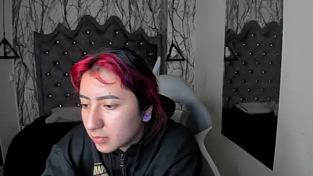larissa01  online show from January 10, 2:57 am