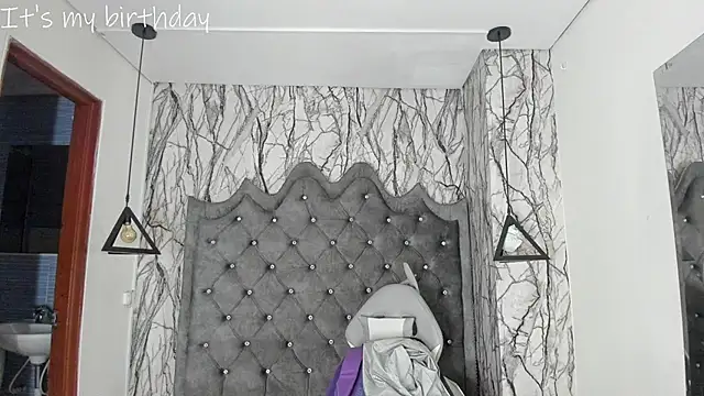 larissa01  online show from January 17, 2:50 am