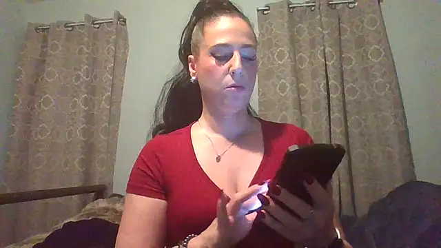 Snapshot of Audrey_hotty chatting on November 12, 10:41 pm Audrey hotty online show from November 12, 10:41 pm