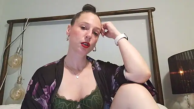 Audrey hotty online show from February 1, 2:32 am