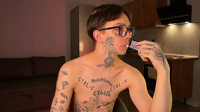 anahori  simon online show from October 14, 9:15 pm