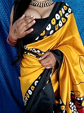 Snapshot of Savita_hotmom chatting on February 10, 7:15 am Savita hotmom online show from February 10, 7:15 am