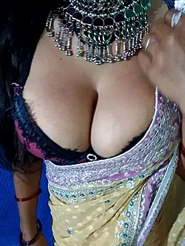 Snapshot of Savita_hotmom chatting on December 5, 6:59 pm Savita hotmom online show from December 5, 6:59 pm