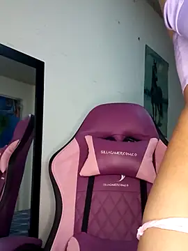 Snapshot of Lanna_hott_ chatting on February 16, 7:32 pm Lanna hott online show from February 16, 7:32 pm