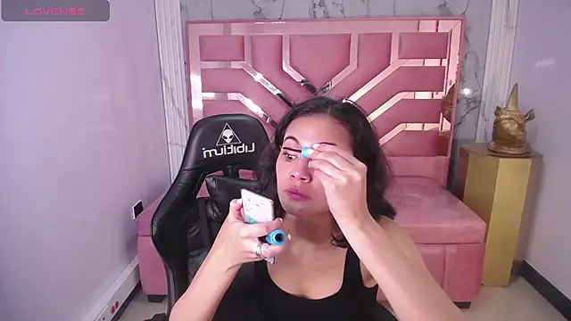Snapshot of Tyna_ch chatting on December 10, 4:27 pm Tyna ch online show from December 10, 4:27 pm