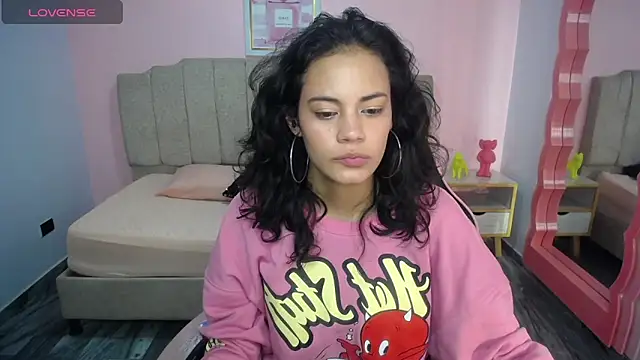 Snapshot of Tyna_ch chatting on December 19, 9:49 pm Tyna ch online show from December 19, 9:49 pm