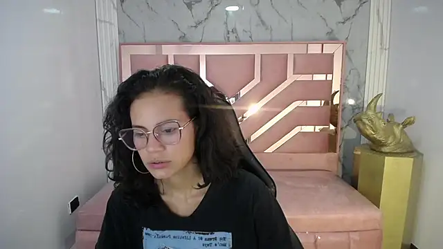 Snapshot of Tyna_ch chatting on January 14, 4:29 pm Tyna ch online show from January 14, 4:29 pm