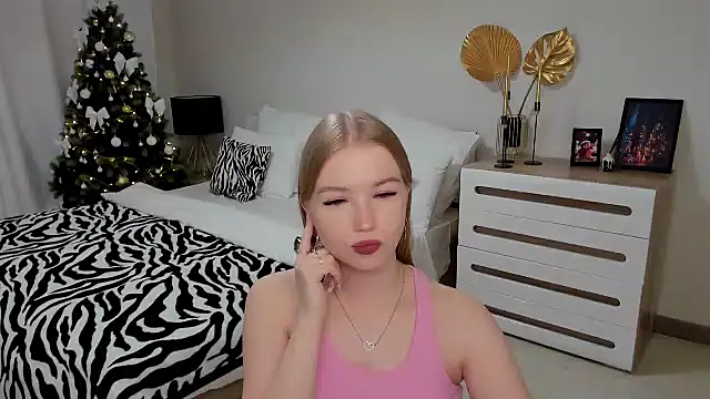 shy  lady online show from December 27, 2:33 pm