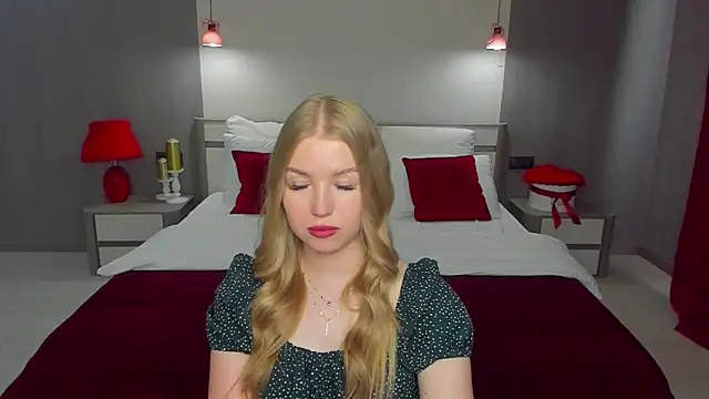 Snapshot of shy__lady chatting on July 1, 6:37 am shy lady online show from July 1, 6:37 am