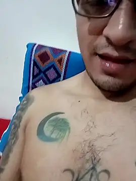 Snapshot of ale3J4a chatting on February 4, 6:52 am ale3J4a online show from February 4, 6:52 am